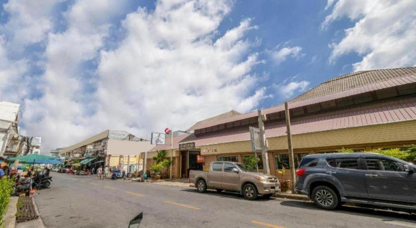فندق Oyo 1089 Baan Boran بانكوك المظهر الخارجي الصورة